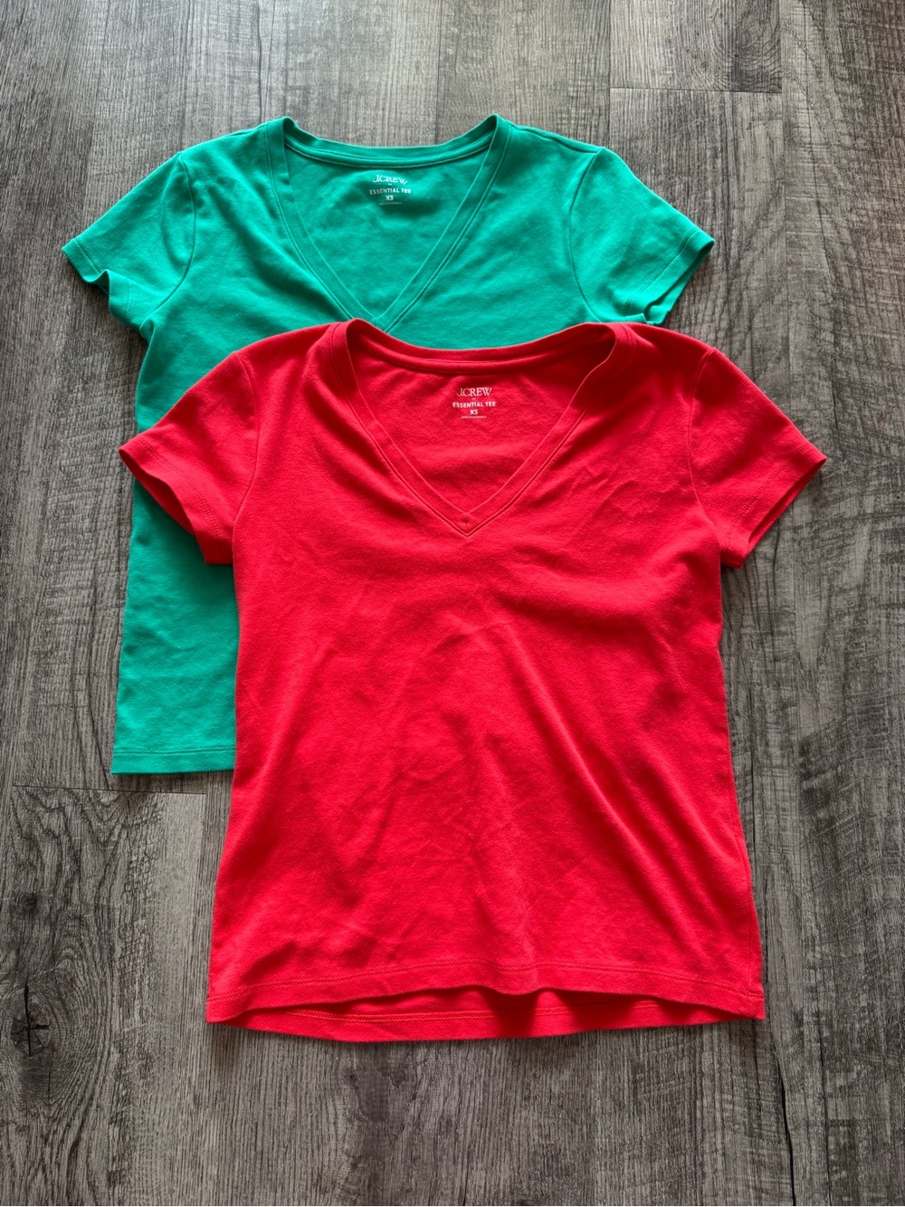J crew women’s essential v neck tees XS